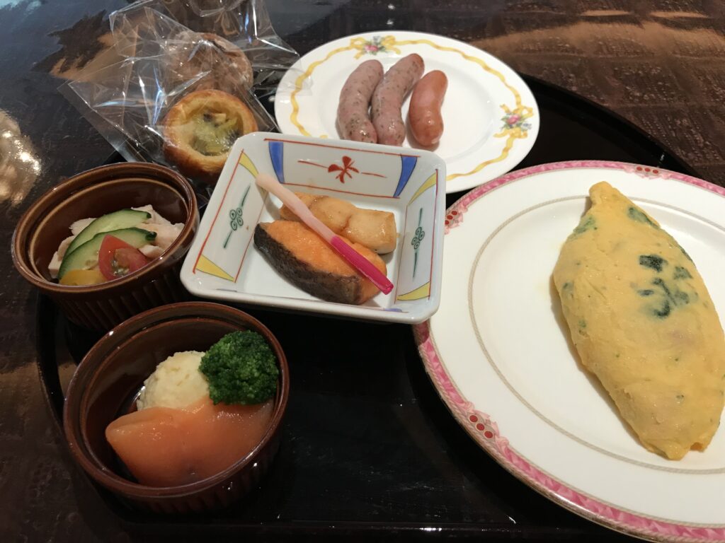 朝食