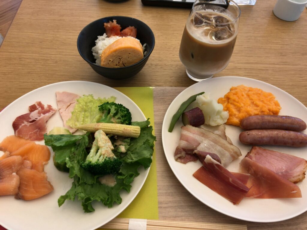 朝食