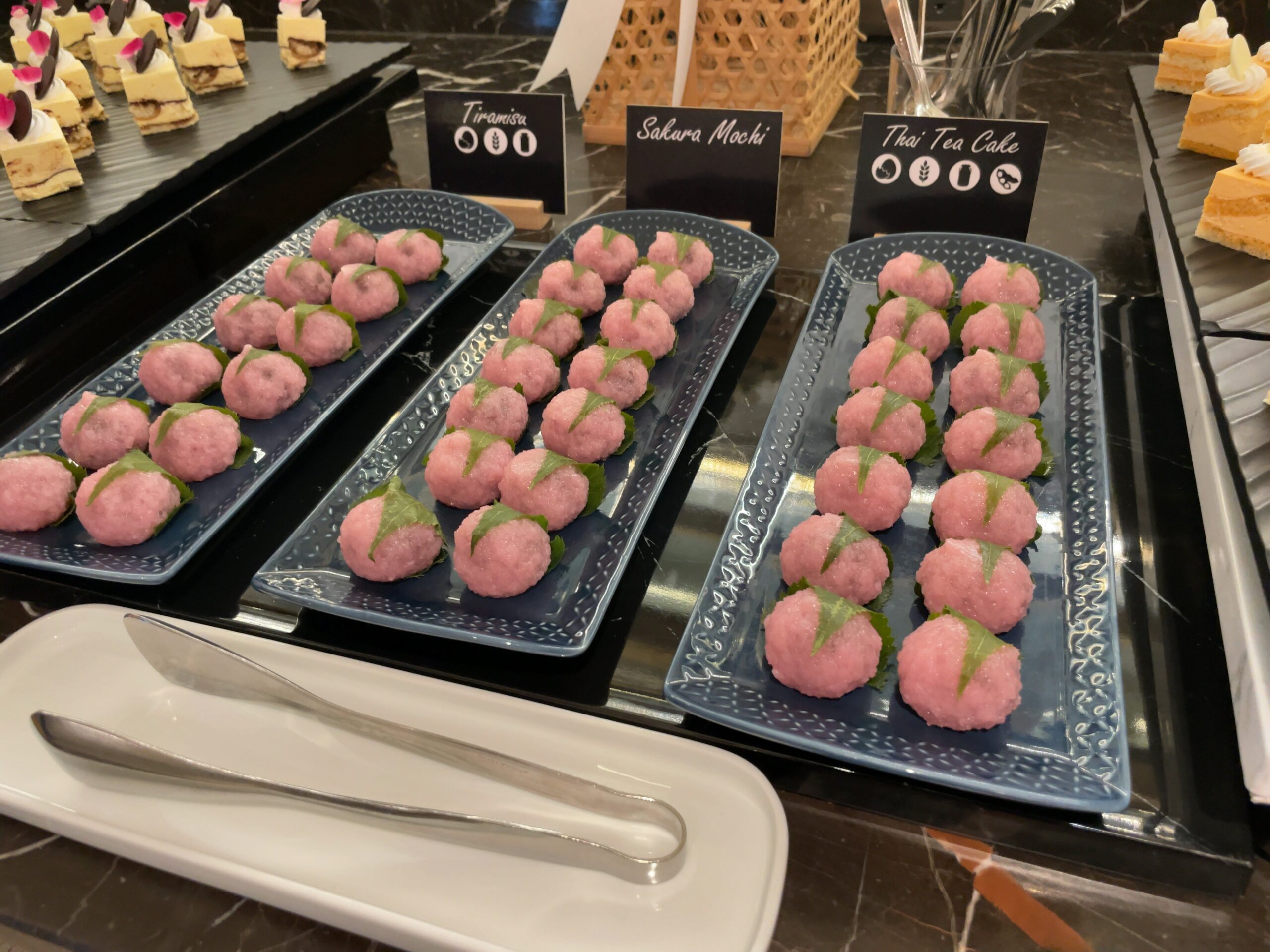 ラウンジの和菓子