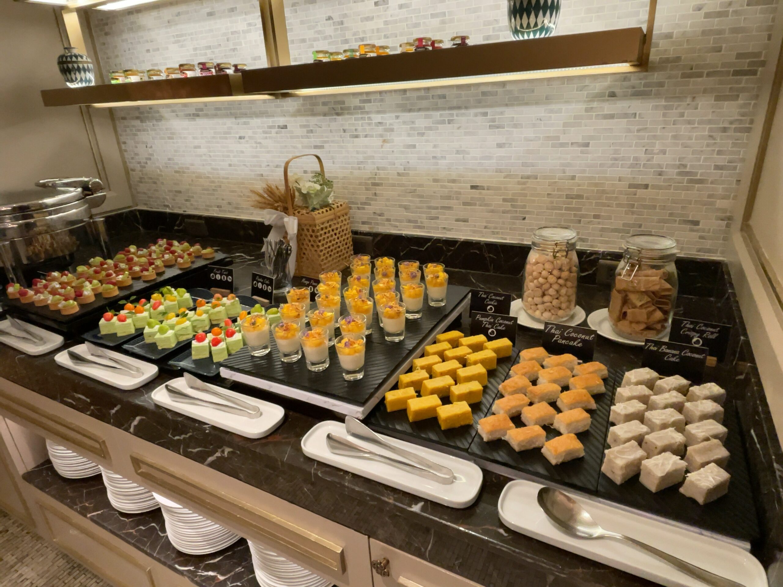 ラウンジの料理