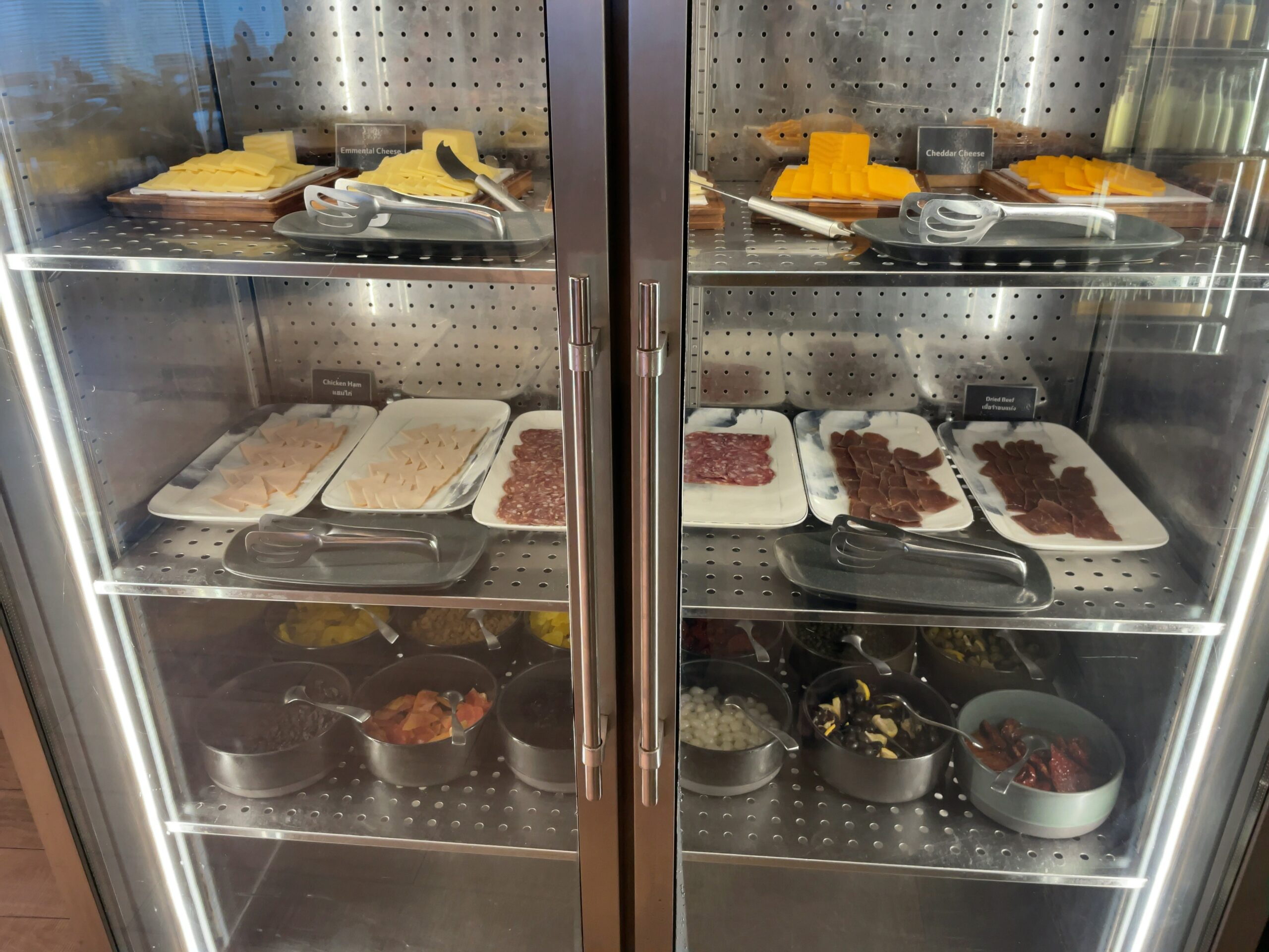 朝食のショーケース