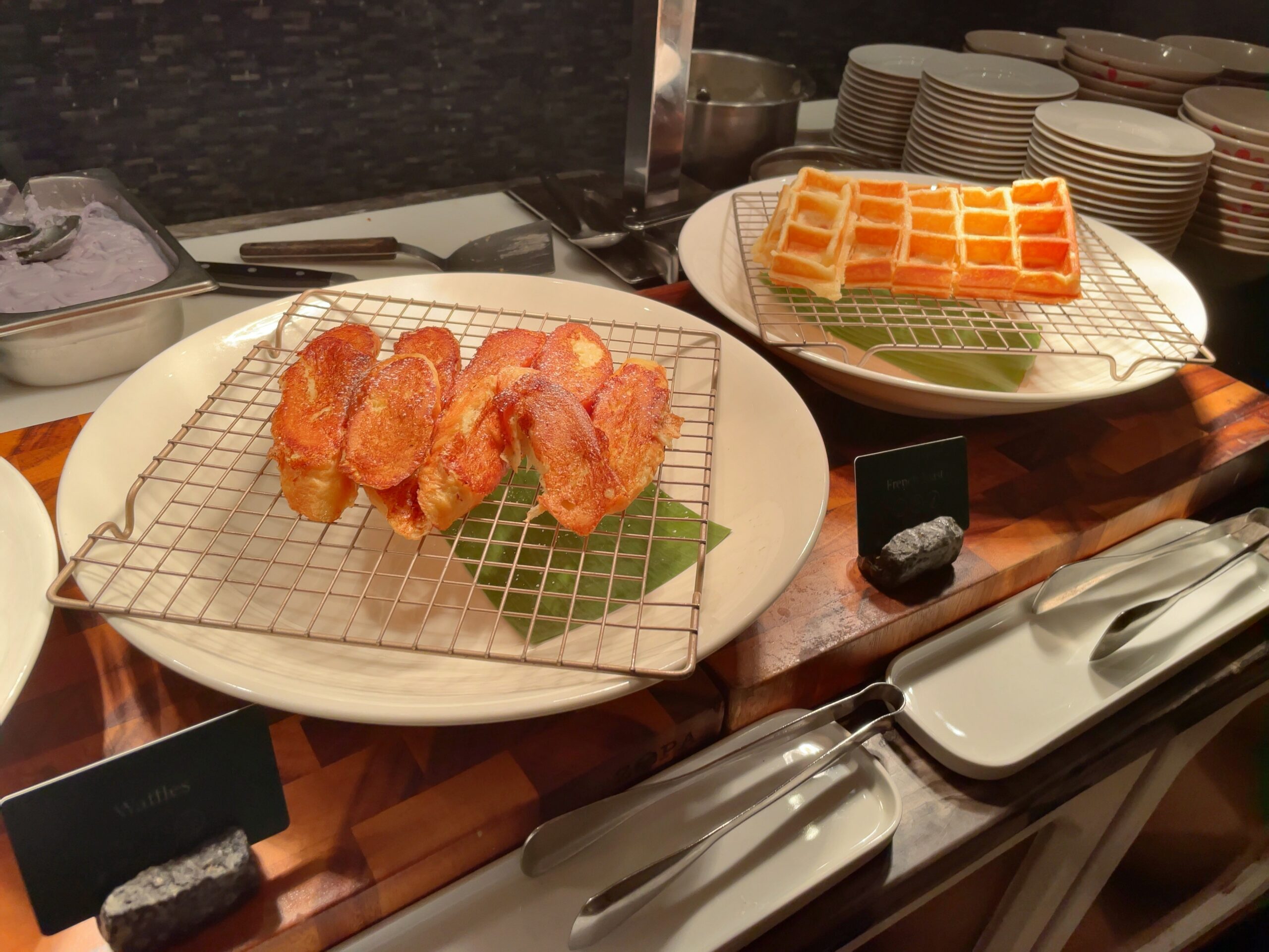 朝食のワッフル